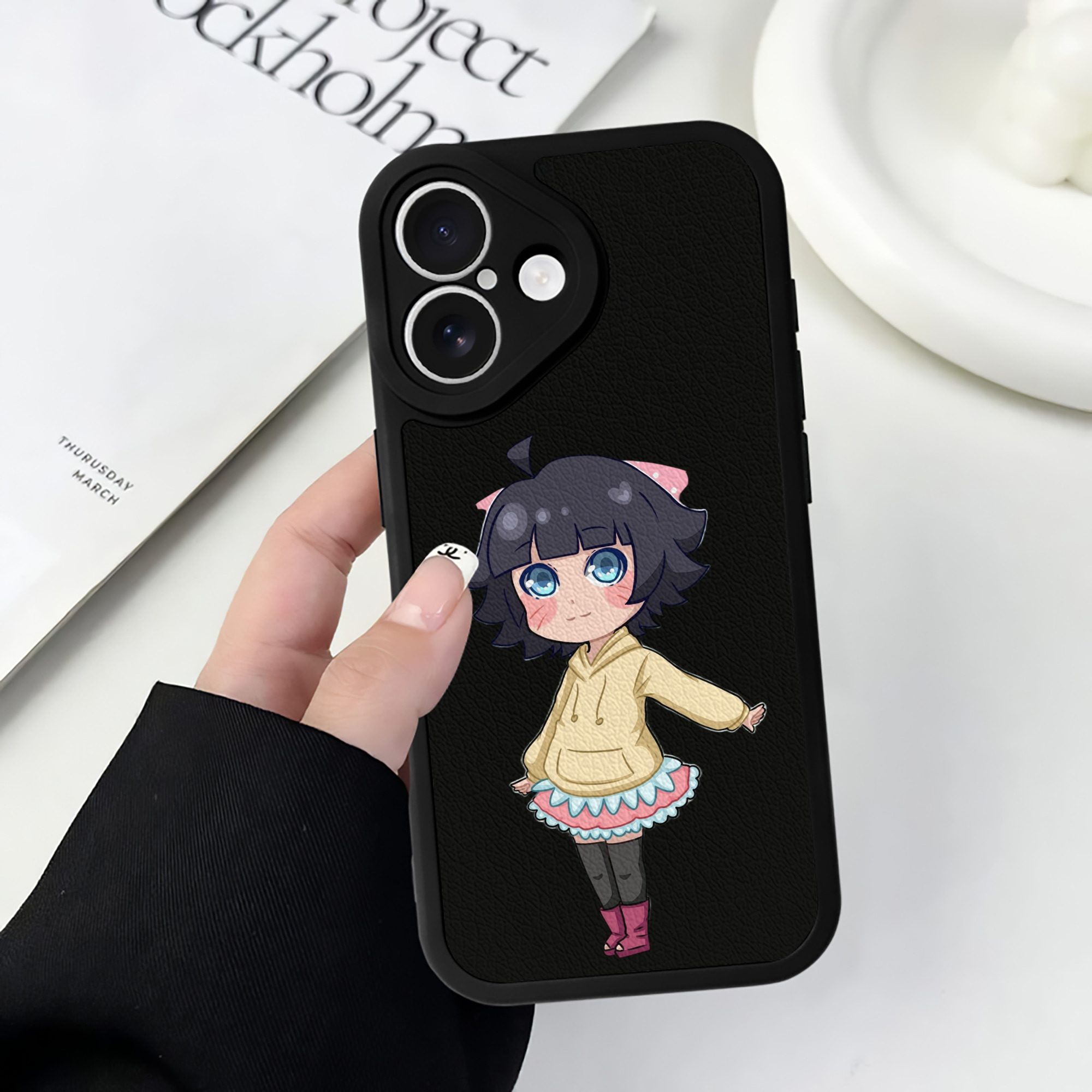 （画像用） NARUTO -ナルト- うずまき ヒマワリ Uzumaki Himawari 【iPhone 16シリーズ対応】シリコンスマホケース（レザー調） 材質：シリコン